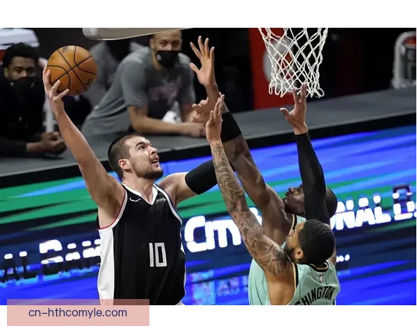 湖人防守觉醒两战锁死布鲁克斯